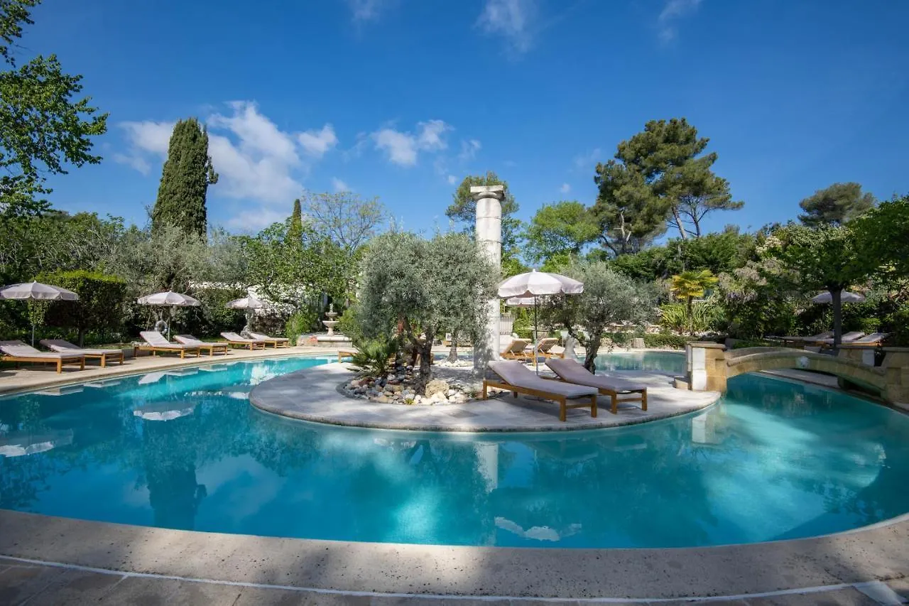 Hotel Les Messugues contacts